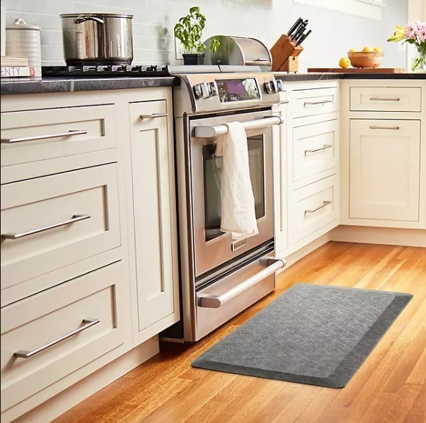 lot 136 image: NEW Members Mark Comfort Pro Anti-Fatigue Kitchen Mat, 20 x 39 - Grey Trellis