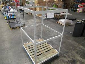 lot 108 image: Adjustable White Metal Frame Built to Fit Onto Pallets - Perfect for Projects
