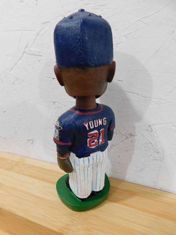 lot 85 image: Minnesota Twins Delmon Young Bobble Head Stadium Giveaway