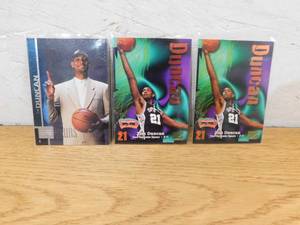 lot 131 image: (3) 1997 Tim Duncan Rookie Cards