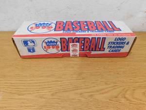 lot 145 image: 1990 Fleer Baseball Factory Set LK