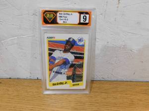 lot 165 image: 3-D Grading 9 1990 Fleer Ken Griffey Jr. #513