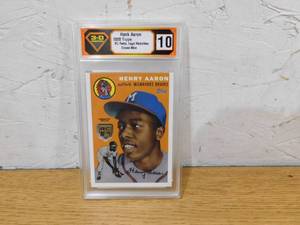 lot 166 image: 3-D Grading 10 2020 Topps Rookie Medallion Hank Aaron