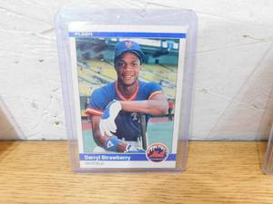 lot 192 image: 1984 Fleer Darryl Strawberry Rookie Card #599