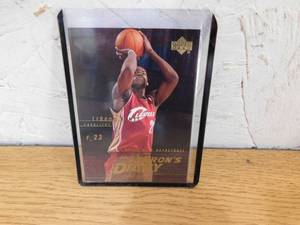 lot 226 image: 2003 Upper Deck LeBron James Rookie Card #12