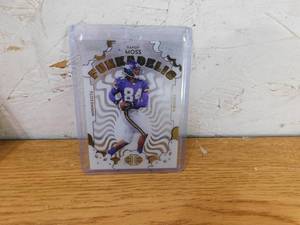 lot 243 image: 2022 Illusions Funkadelic Randy Moss #14
