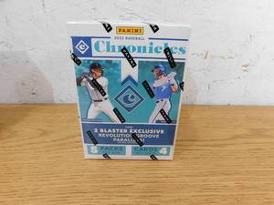 lot 252 image: 2022 Panini Chronicles Baseball Blaster Box