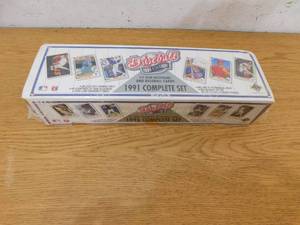 lot 274 image: 1991 Upper Deck Factory Sealed Set