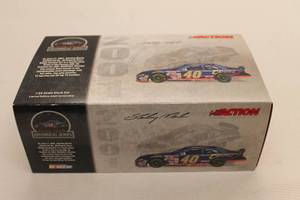 lot 18 image: Sterling Marlin #40 Coors Original 2001 Intrepid RT Limited Edition Action Collectible Die-cast Stock Car with Box