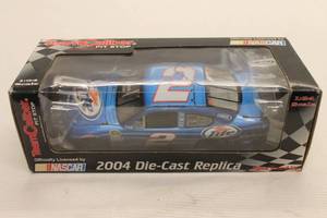 lot 30 image: Team Caliber Pit Stop 2004 Miller Light Collectible Die-cast Stock Car Replica with Box