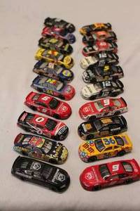 lot 120 image: Lot of 20 164 scale NASCAR Die-Cast Replicas