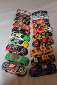 lot 121 image: Lot of 20 164 scale NASCAR Die-Cast Replicas