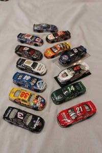 lot 123 image: Lot of 13 164 scale NASCAR Die-Cast Replicas
