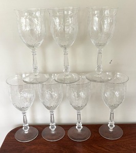 lot 33 image: Vintage Crystal and Clear Glass Grouping