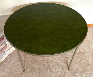 lot 32 image: Vintage Circular Folding Card Table