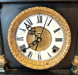 lot 10 image: Vintage Ingram Mantle Clock