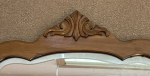 lot 49 image: Vintage Wooden Framed Wall Mirror