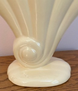 lot 58A image: Redwing Pottery Two Tone Shell Vase