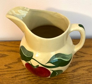 lot 99 image: Vintage Watt Pottery Apple Pitcher