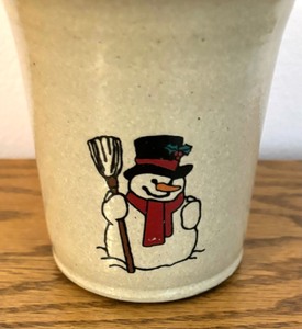 lot 101 image: Redwing Pottery Snowman Mini Pot