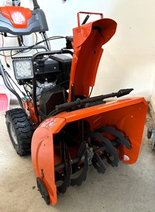 lot 16 image: Husqvarna Snowblower ST 224