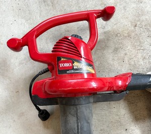 lot 120 image: Toro Ultra Blower Vac