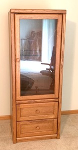 lot 69 image: Vintage Oak Display Cabinet