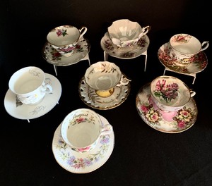 lot 60 image: Wonderful Collection of Beautiful Vintage Tea Cups and Saucers