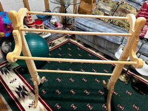 lot 353 image: BlanketQuilt Rack