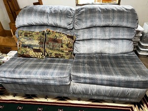 lot 359 image: Hide-a-Bed Sofa
