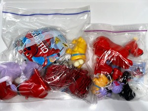 lot 380 image: McDonalds Happy Meal Clifford Toys