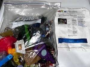 lot 384 image: 2001 Lord of the Rings Burger King Fellowship Set