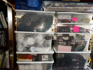 lot 396 image: Large Lot of Various Vintage Christmas Decorations