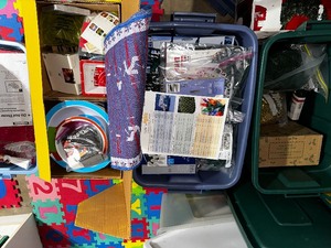 lot 398 image: Large Lot of Christmas Lights and Decorations