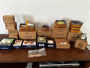 lot 162 image: Large Collection of Longaberger Collectors Club Specialty Pieces and Baskets