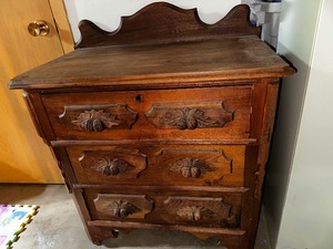 lot 273 image: Vintage Hand Carved Small Dresser Measuring 29 x 17 x 31