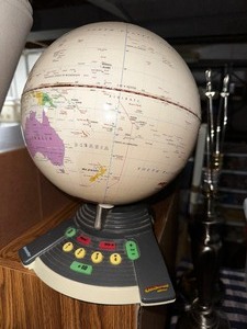 lot 284 image: Exploratory Geosafari 9 World Globe