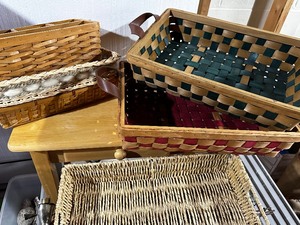 lot 320 image: Lot of Serving Woven Baskets