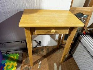 lot 324 image: Wood End Table with Drawer