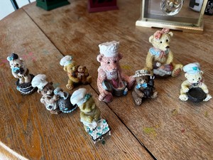 lot 105 image: Miniature Teddy Bears