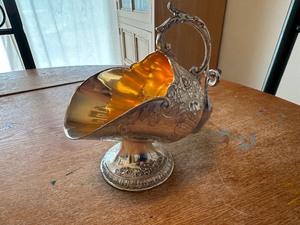 lot 181 image: Vintage EP Zinc Silver Plated Scoop Sugar Cube Set