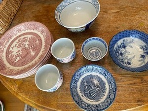 lot 186 image: Vintage China Built-Ins Of England And Various Other Pieces