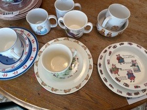 lot 187 image: Various Childrens Plates And Cups