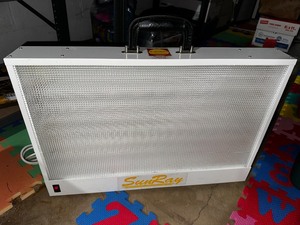 lot 243 image: Sun Box Company Sunray Light Therapy Lamp Box Like New Condition