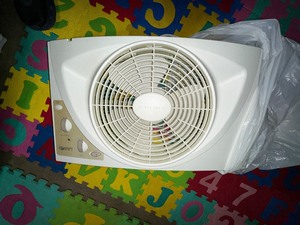 lot 251 image: Holmes Cool Solutions Personal Fan and Vicks Vaborizer with Filter