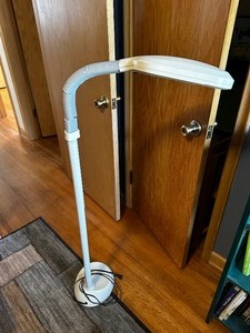 lot 35 image: Natural Light Floor Lamp