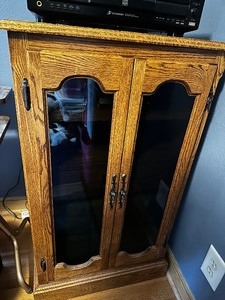 lot 46 image: Wooden Glass Music Stand Cabinet Measuring 22 Inches Wide 18 12 Inches Deep And 38 Inches Tall
