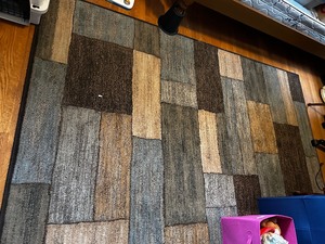lot 102 image: Area Rug Measuring 7 12 x 5 12