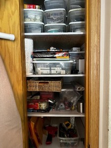 lot 29 image: Office Supplies