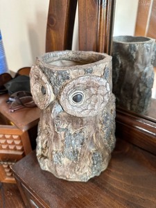 lot 69 image: Unique Owl Vase Basket Figurines Reuge Avril au Portugal Music Figurine